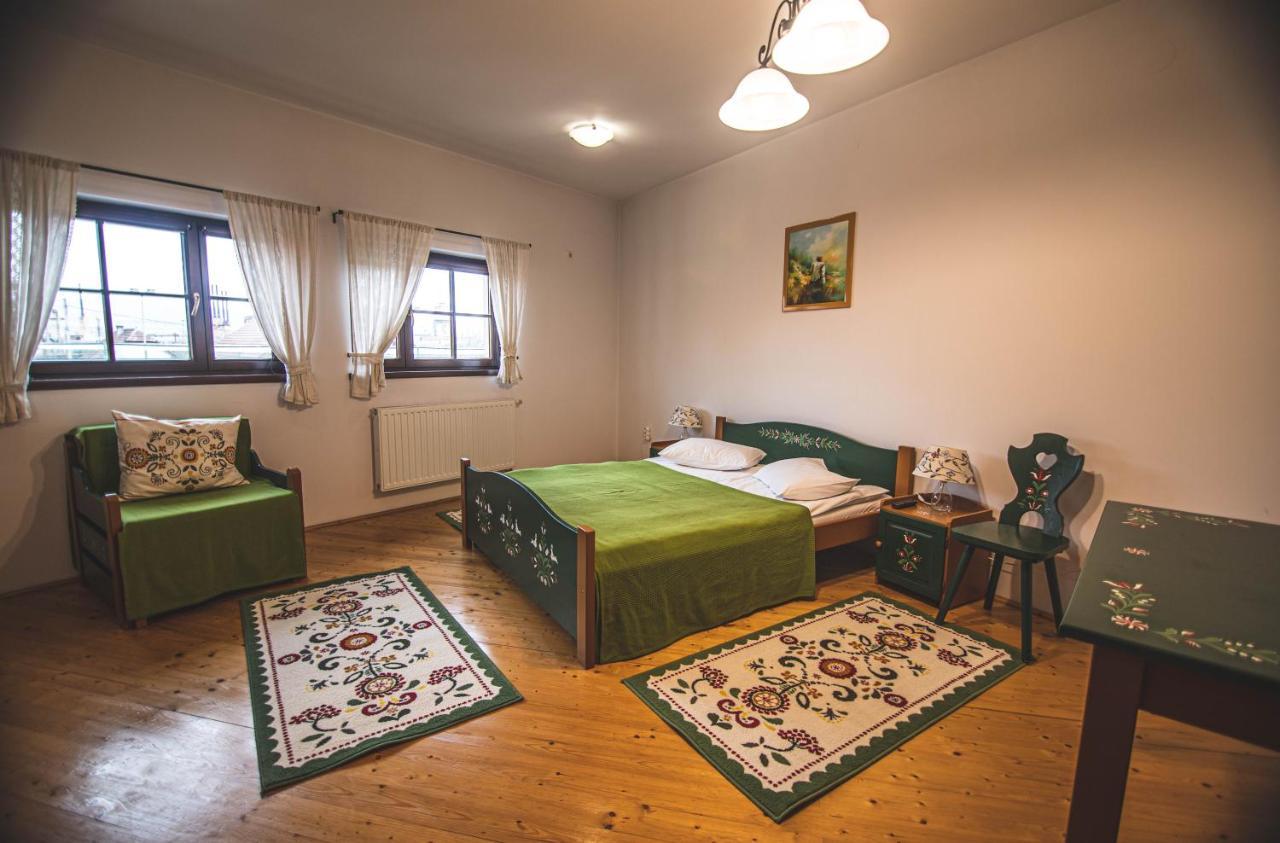 Siculeni Amade Pension & Restaurant מראה חיצוני תמונה