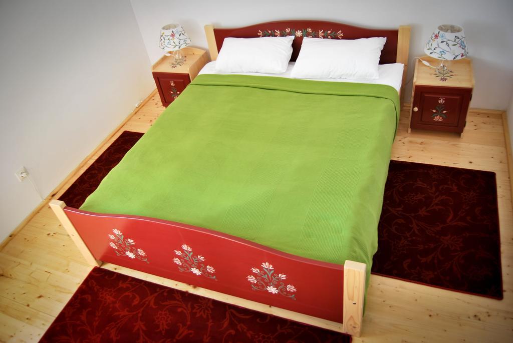 Siculeni Amade Pension & Restaurant חדר תמונה