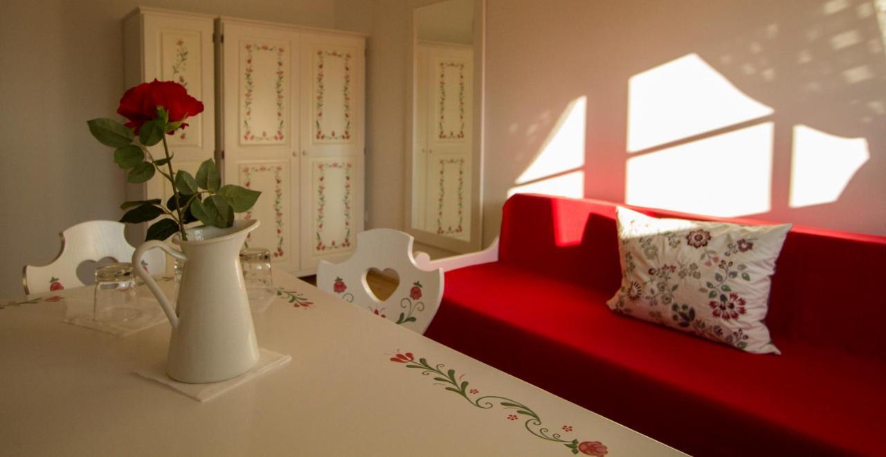 Siculeni Amade Pension & Restaurant מראה חיצוני תמונה